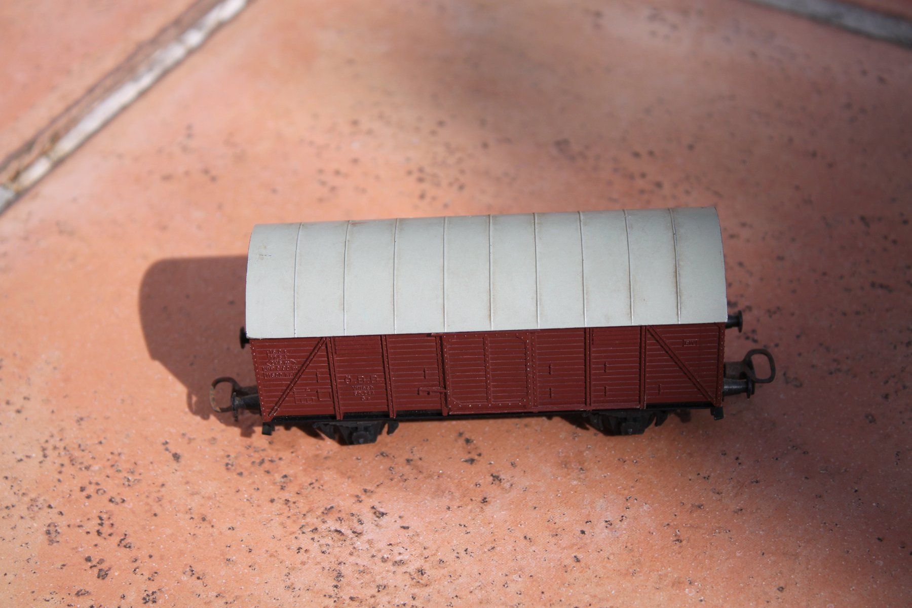 Kleinbahn Modellini di ferrovie: 2 Güterwagen (Kleinbahn) – Usato da La Tour-de-Peilz venduto da valoute