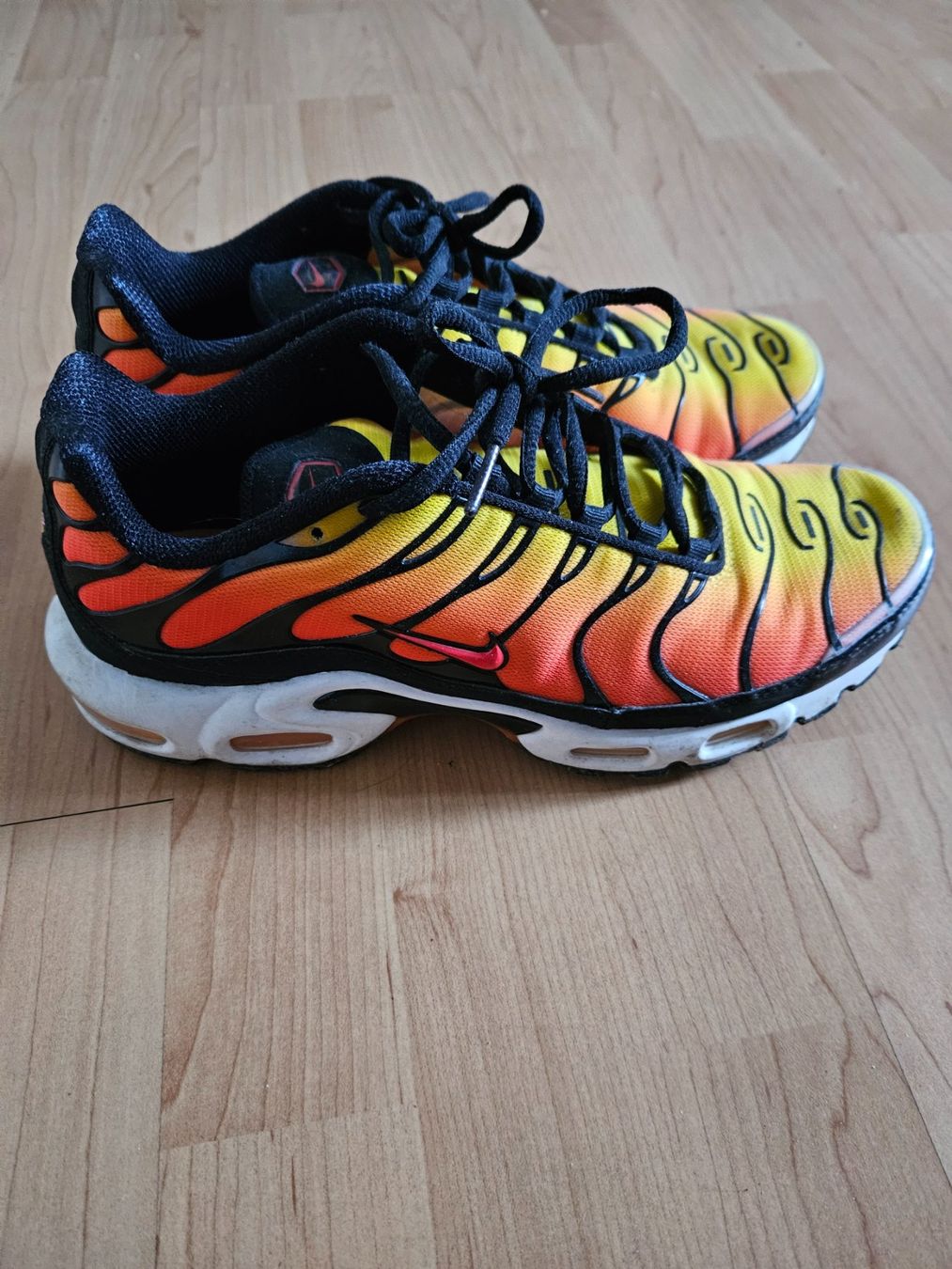 Nike Scarpe da uomo: Nike Air Max Plus TN Sunset Jaune/Orange – Nuovo (secondo la descrizione) da Ferpicloz venduto da Olivier_Jut 1