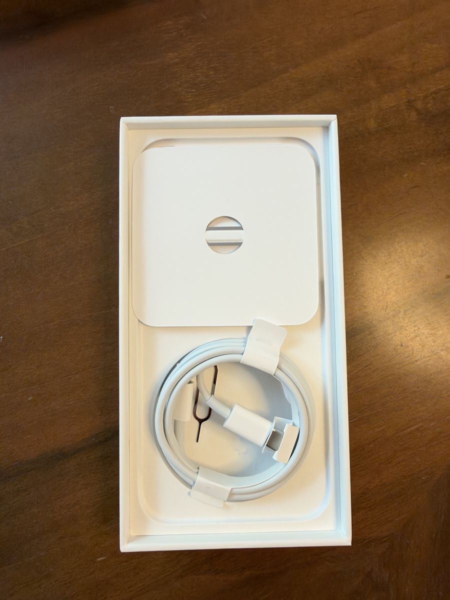 Apple Handys / Smartphones: Iphone 14 - Farbe Midnight - 128GB – Gebraucht aus Zürich von lin_s5j6 4