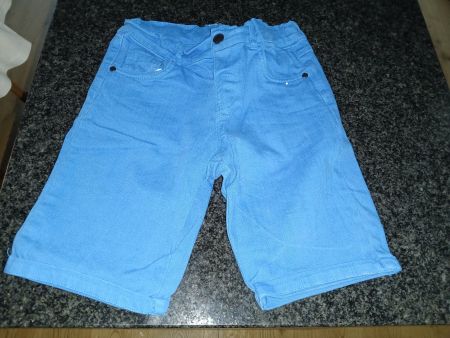 Blaue kurze Hose 140 c und a