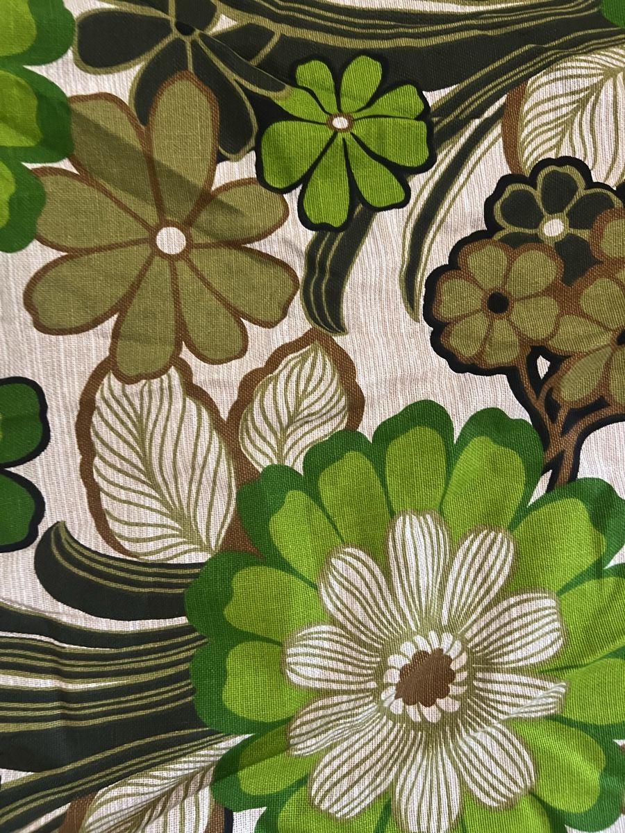 Tessuti: Original Vintage 70er Rock Stoff Meterware Blumenmuster – Usato da Bern venduto da reisetina 1