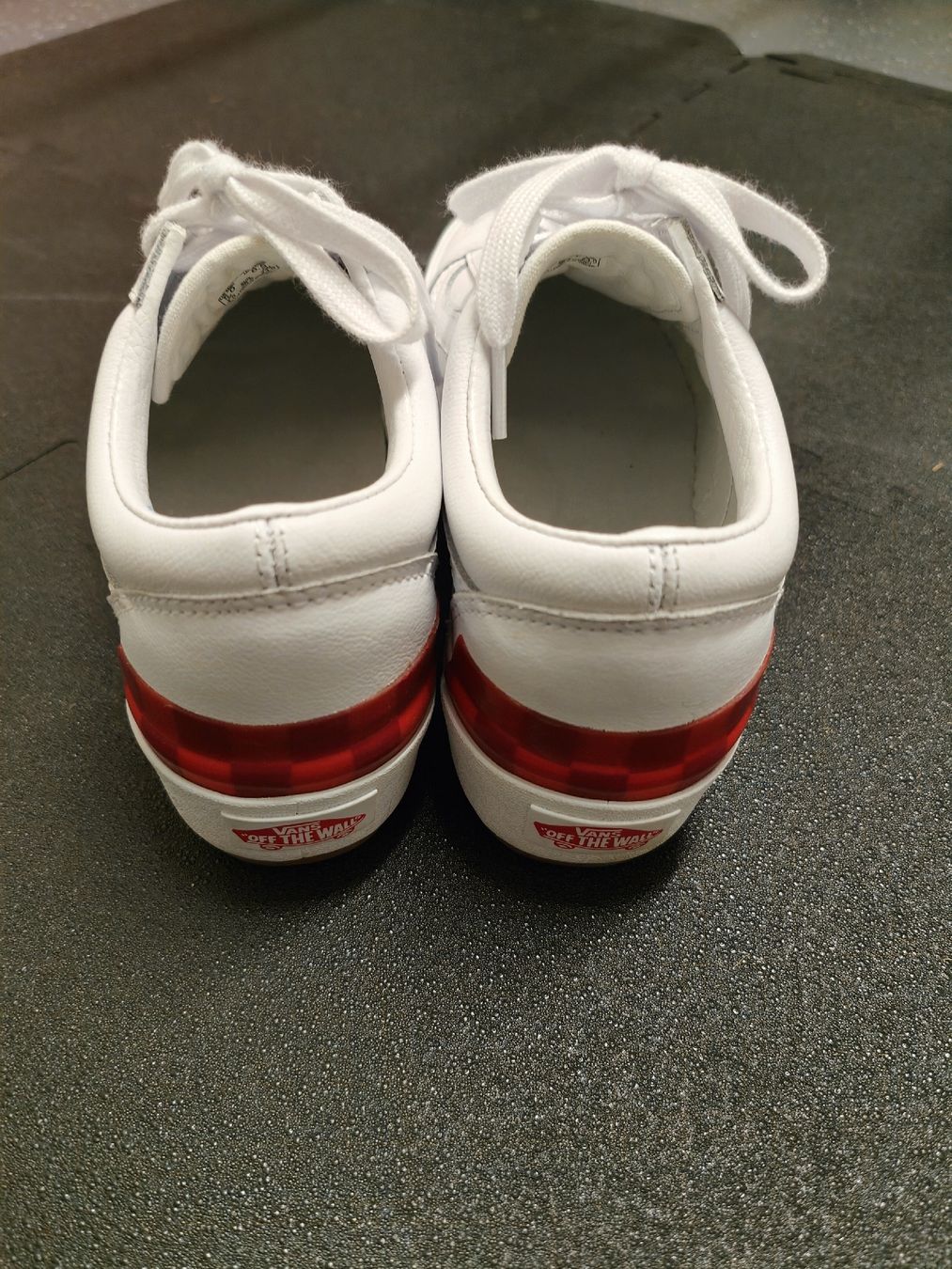 Chaussures femmes: Vans  – D'occasion à Veltheim AG par Di.N.C.G 3