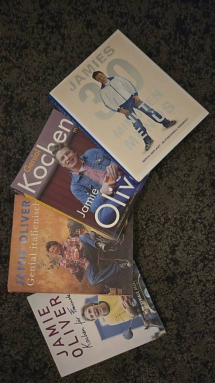 Bücher: Jamie Oliver Kochbücher – Gebraucht aus Seuzach von Ori7