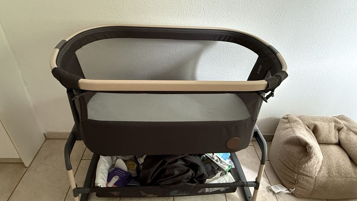 Maxi-Cosi Betten: Maxi-Cosi Iora Bedside Bassinet-Excellent Condition!Graphite – Gebraucht aus Brütten von hib_w8g7