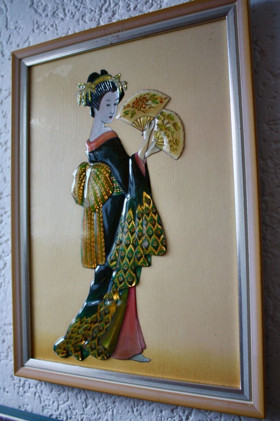Poster & Bilder: Japanisches Reliefbild Geisha mit Fächer – Gebraucht aus Niederglatt ZH von maggie25 1