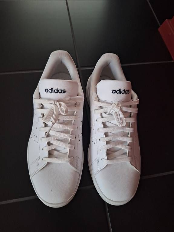 Chaussures hommes: Weisse Turnschuhe – D'occasion à Oberengstringen par Goldstueck58
