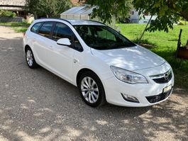 Opel Astra J 1.6 ST-Kombi 150 Adam Editione Weiss