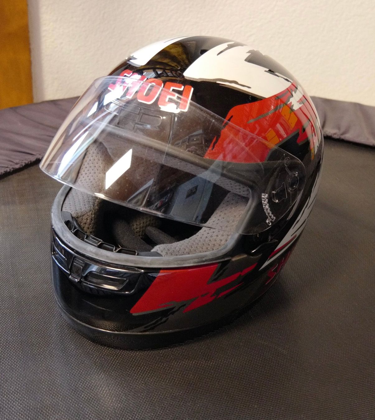 Caschi & visiere: Shoei - Motorradhelm – Usato da Spiez venduto da Roland099