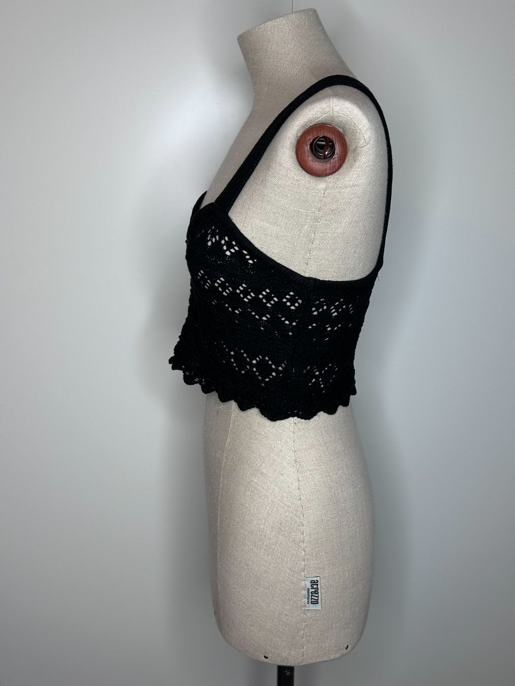 H&M Top: H&M Crochet Top – Usato da St. Gallen venduto da look-twice 1