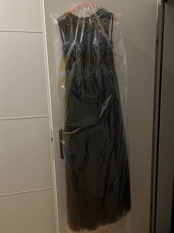 Robes: Abendkleid blau Grösse 36 – D'occasion à Vaduz par alina_hasler 1