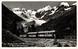 Berninabahn mit Berninagruppe und Morteratschgletscher