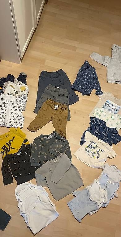 Lotti & Set di vestiti: Kleiderpaket Grösse 74 – Usato da Murten venduto da ka_koen
