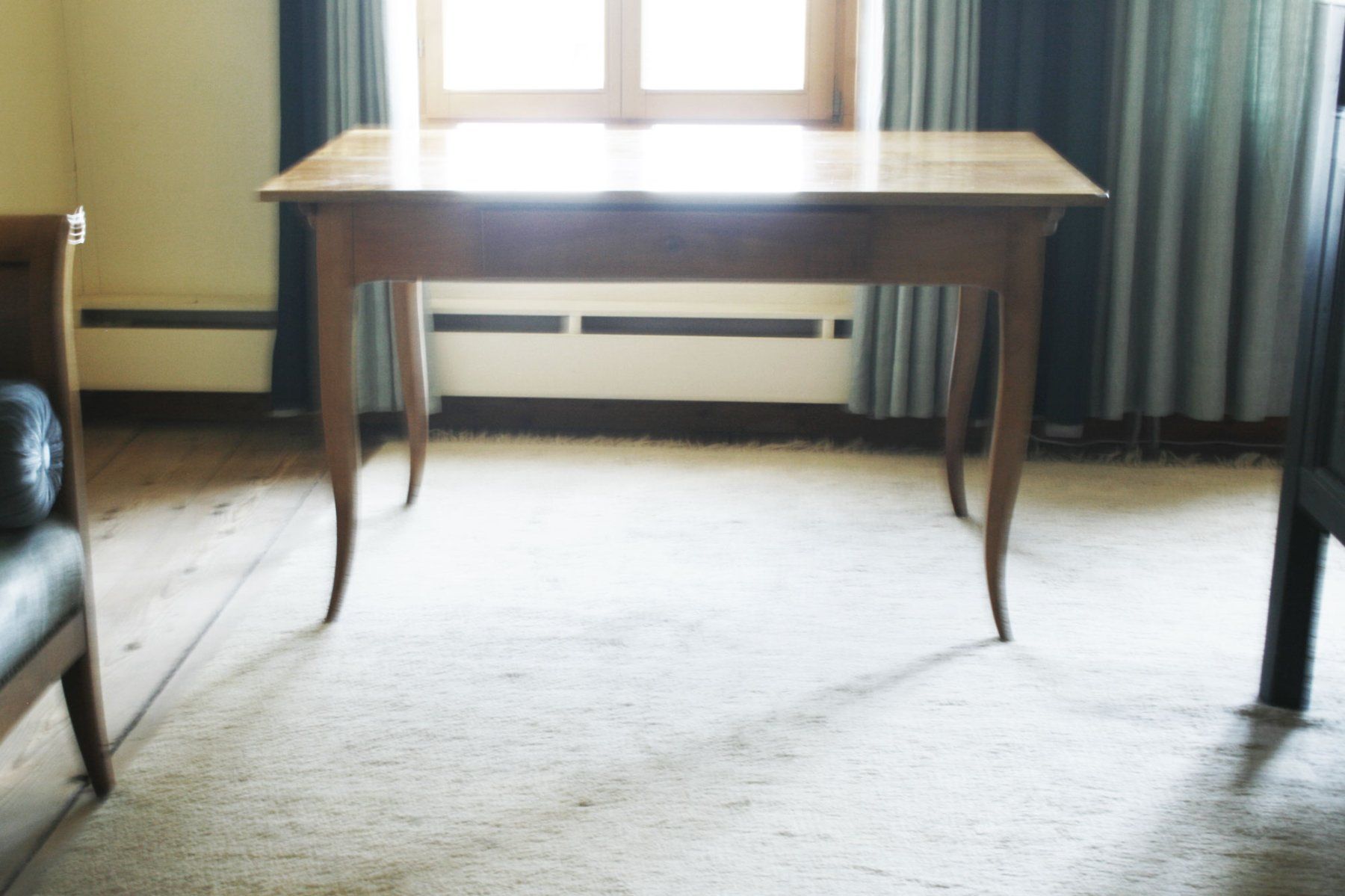 Tables: Edler Biedermeier-Stil Esstisch aus massivem Kirschbaumholz – D'occasion à Hosenruck par Musikmamsell 1