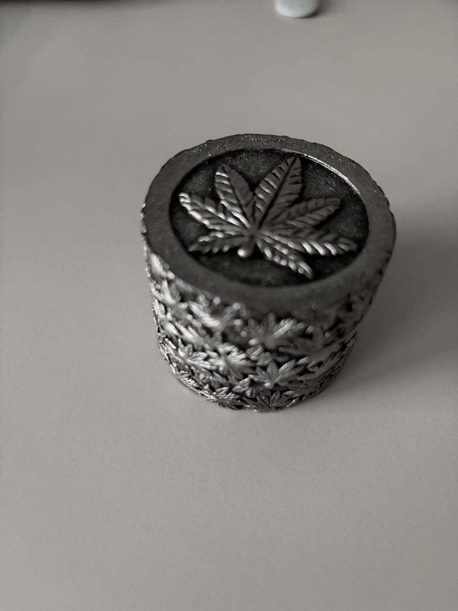 Elettrodomestici da cucina: Kräutermühle mit Hanfblatt-Design, Metall magnetisch – Nuovo (secondo la descrizione) da Galgenen venduto da Miachelle 3