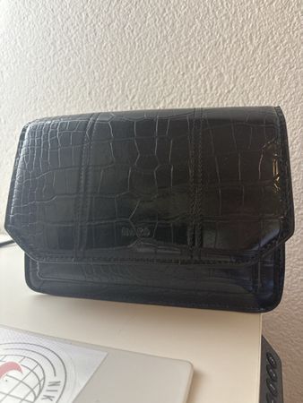 Tasche schwarz Kroko-Optik mit Trageriemen guter Zustand