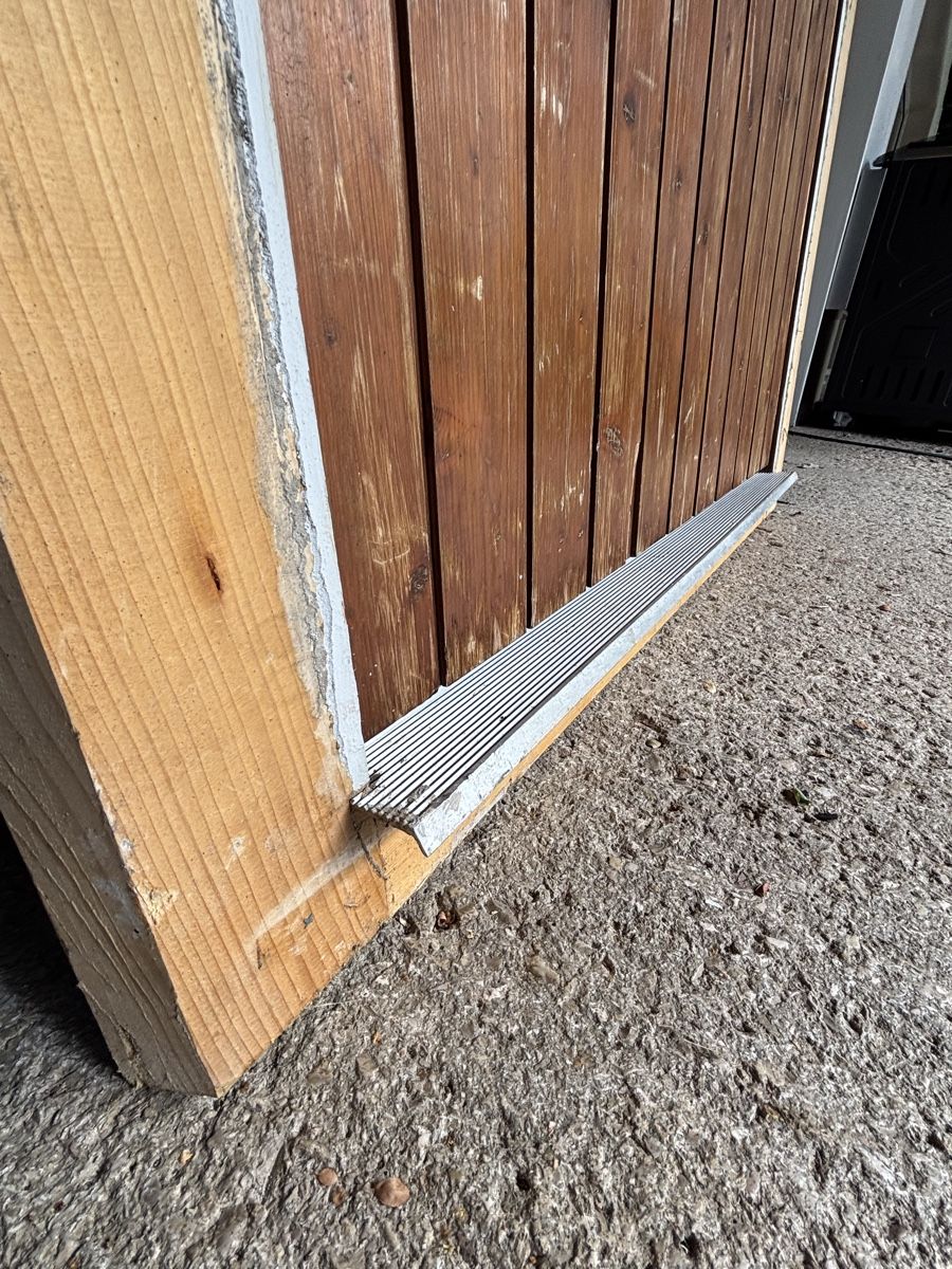Portes: Türe Holz Metall – D'occasion à La Heutte par Elas 4