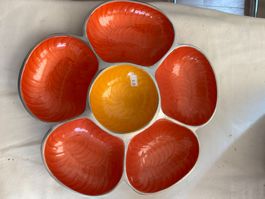 Schale Blumenform rot/gelb Metall Aluminium.