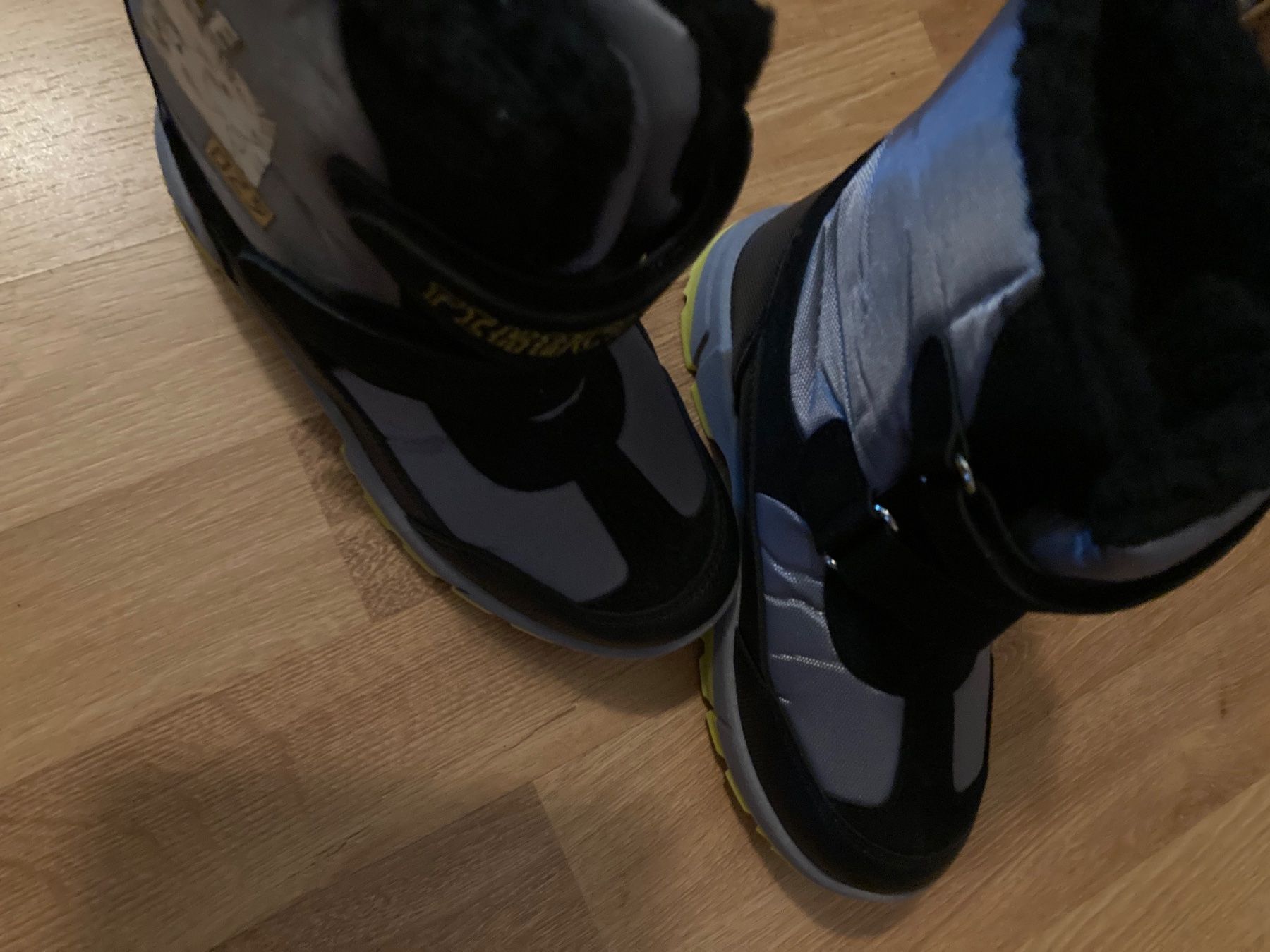 Scarpe per ragazzi: Kinder Winterstiefel Gr. 31 – Usato da Emmenbrücke venduto da JJ_89 2