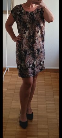 Schönes Kleid von Lyla Lyla Grösse M, Paisley Muster