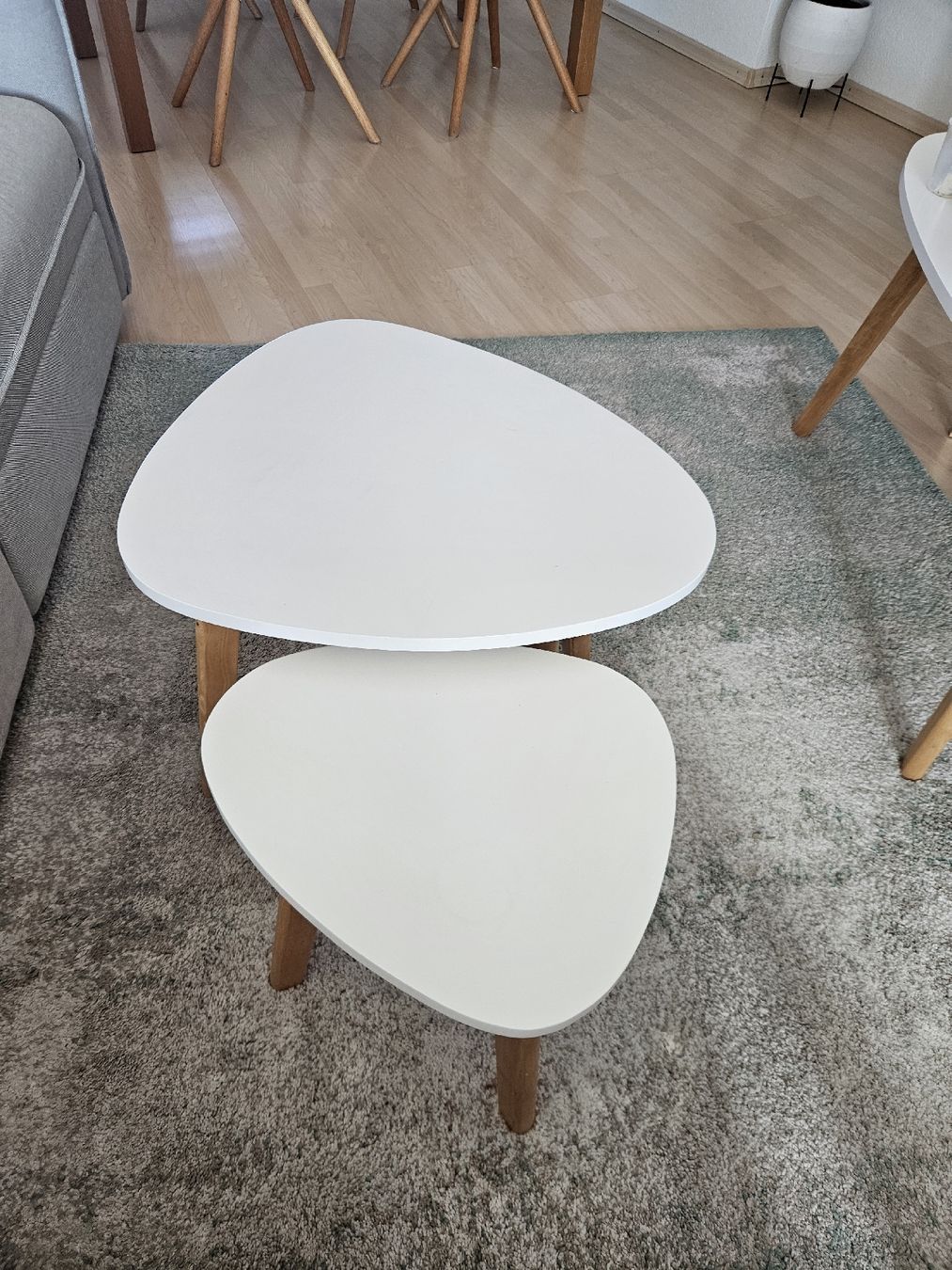 Set di tavolo e panche: Couchtische weiss Holz 2er Set – Usato da Zürich venduto da dom_7d9b 1