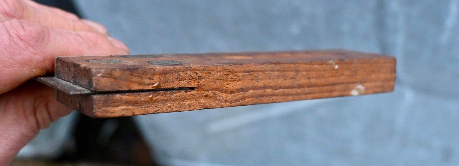 Tutti gli attrezzi: alter Anschlagwinkel / Schreiner- oder Tischlerwinkel – Usato da Pfaffhausen venduto da mono_rec 6