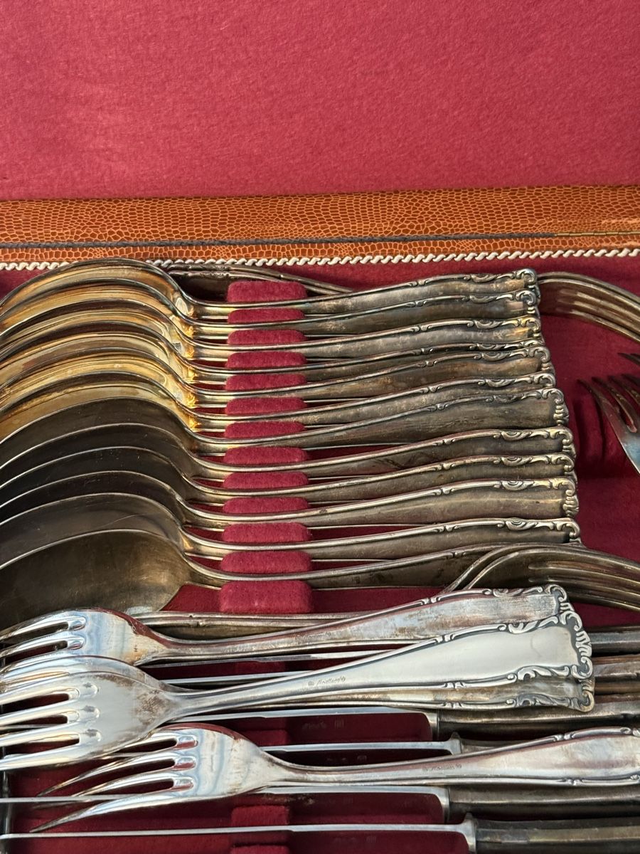 Set di posate: Moellers 90 versilbertes Besteck 40-teilig mit Etui – Usato da Grenchen venduto da swiss.antiques 2
