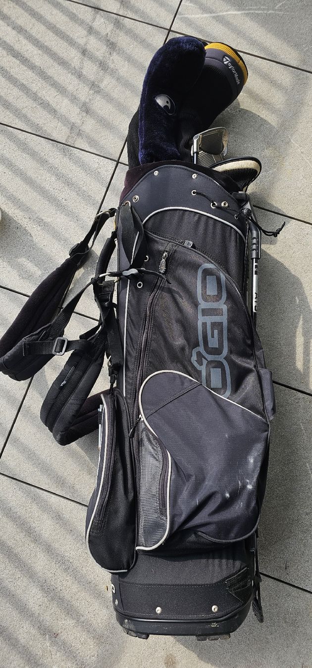 Clubs & Sets: Golfset komplett mit Bag, driver, Eisen, Putter     – D'occasion à Luzern par C12 5