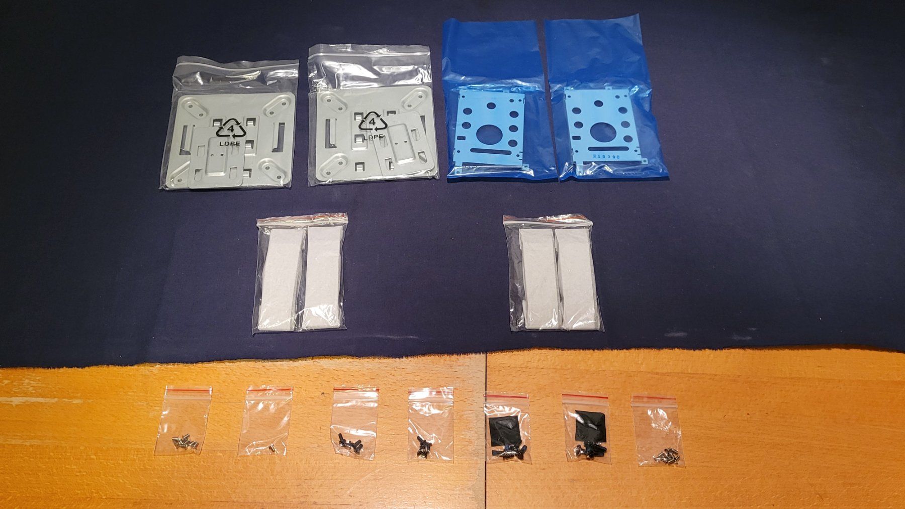 Componenti elettronici: PC Gehäuse Montagematerial Schrauben Set – Nuovo (secondo la descrizione) da Uster venduto da gurust