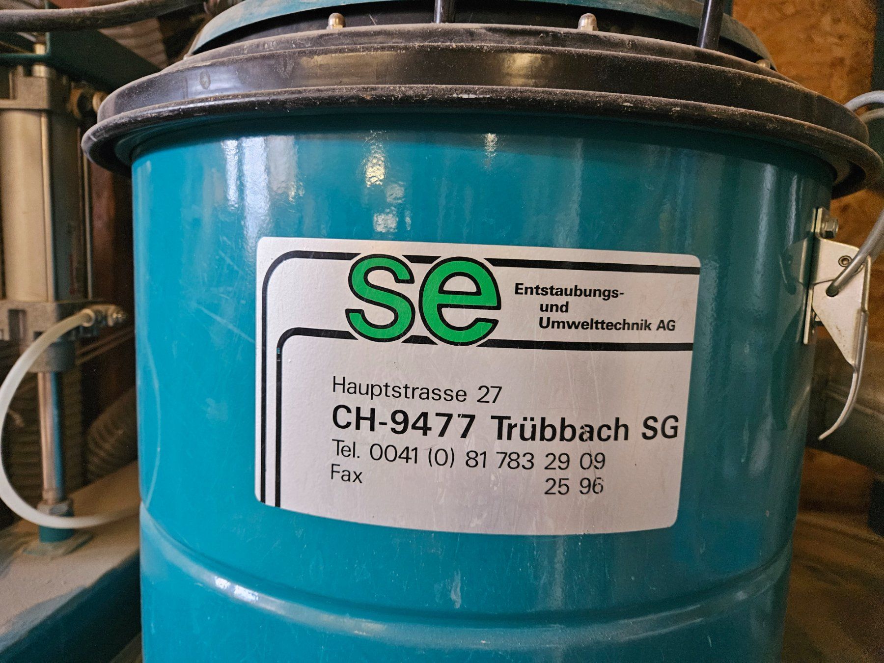 Toutes les machines: Staubsauger auf Container – D'occasion à Ibach par mar_q25f 1
