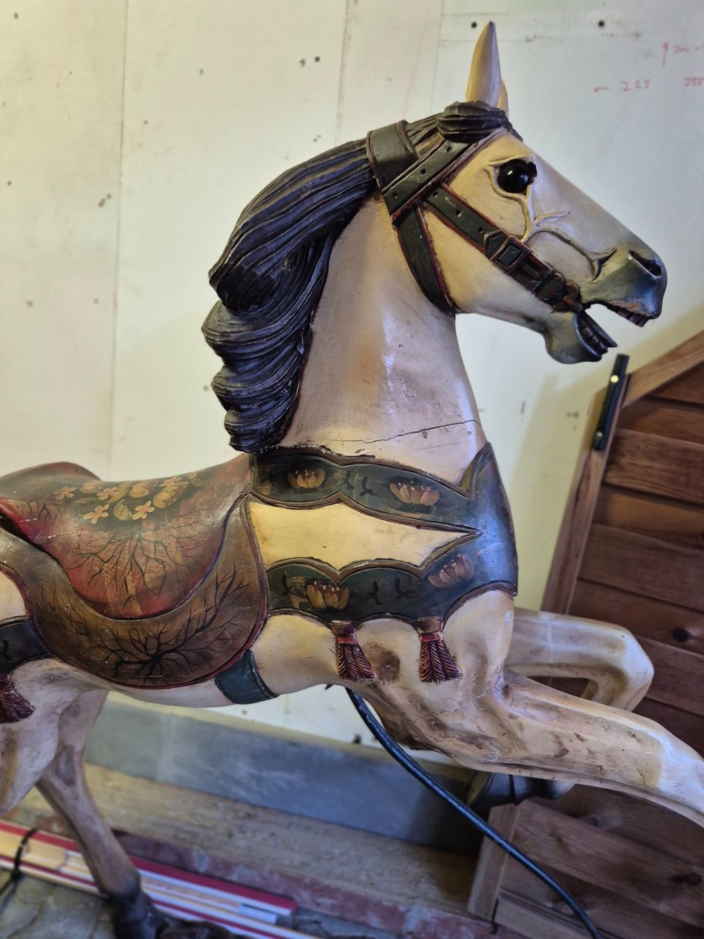 Figuren: Karusselpferd – Gebraucht aus Obermumpf von Dubag 2