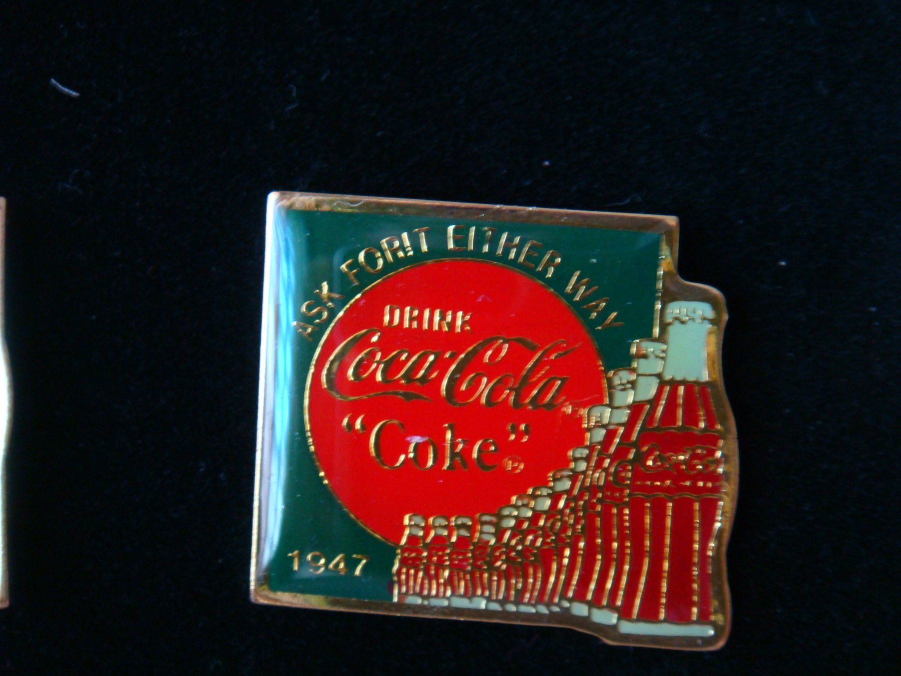 Coca-Cola Placchette & Badge: Pins Coca-Cola vintage – Usato da sugiez venduto da Svicente 6
