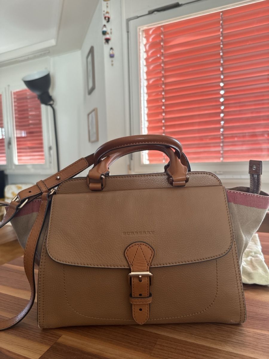 Burberry Borse da donna: Authentic Burberry Banner Bag - Spacious with strap – Usato da Cugy VD venduto da jessicavelap