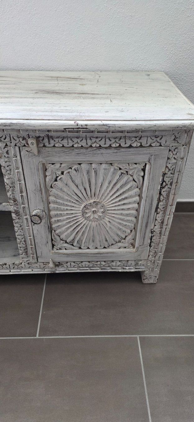 Mobili TV: Shabby Chic TV Möbel – Usato da Zürich venduto da tabita 2