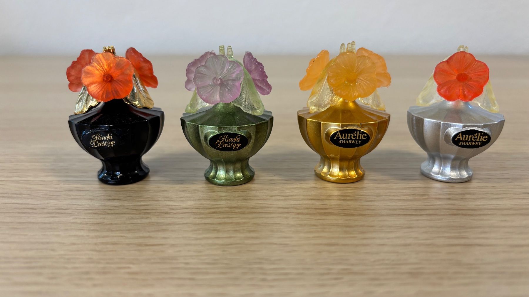 Parfums & Eau de Toilette: Lot de 23 petits flacons de parfum – D'occasion à Delémont par Loccaze2015 3