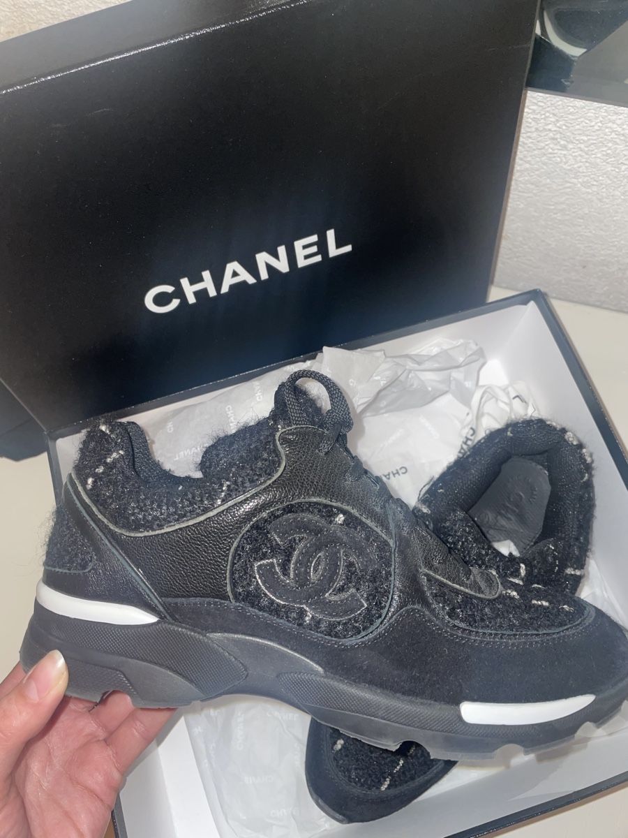 Chanel Scarpe da uomo: Chanel Tweet Sneaker – Usato da Erlinsbach SO venduto da VWV1 1
