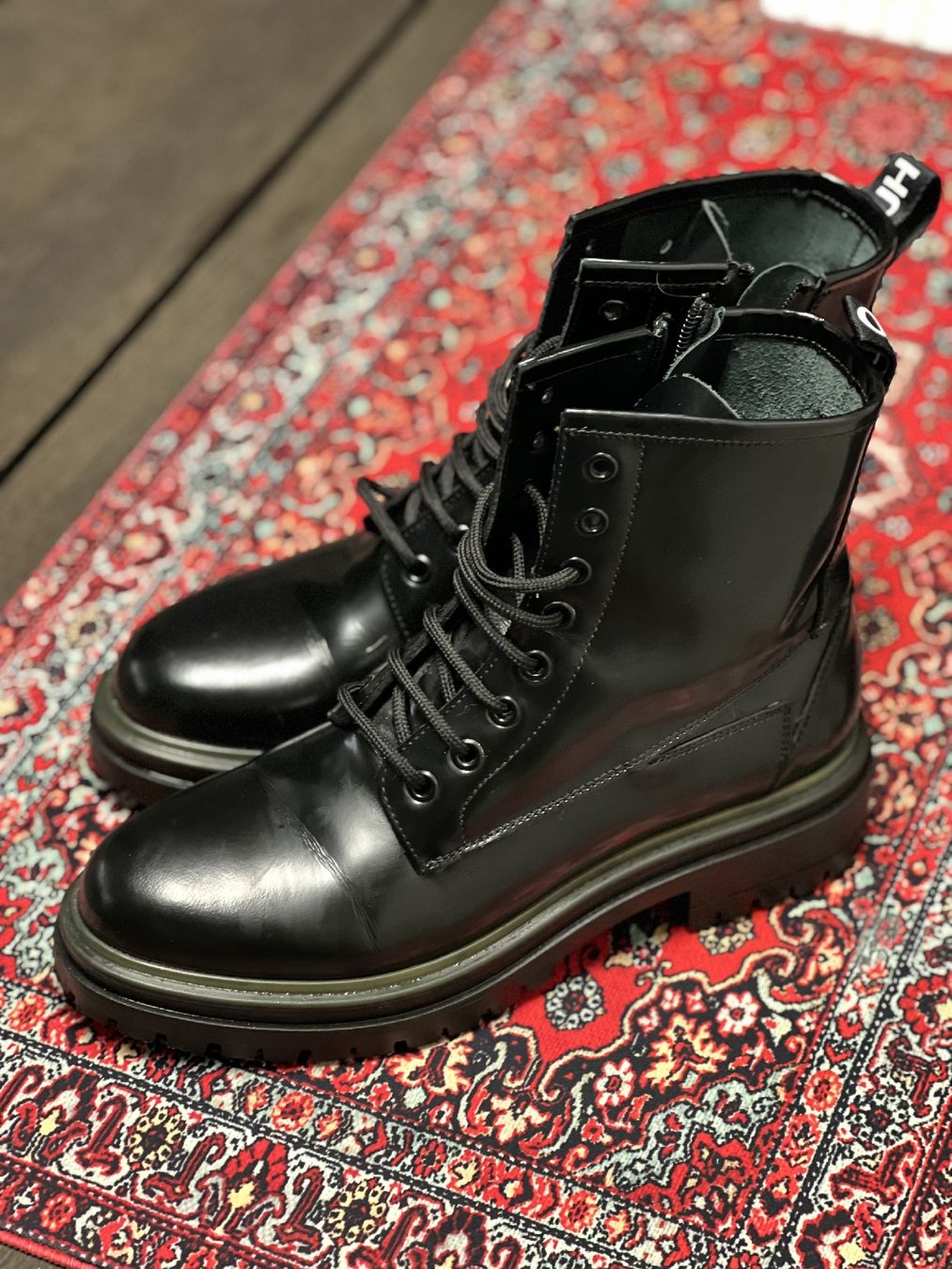 Hugo Boss Scarpe da donna: Hugo Damen Alpha Bootie-C Combat Boots Gr 39 – Nuovo (secondo la descrizione) da Morschach venduto da alexger