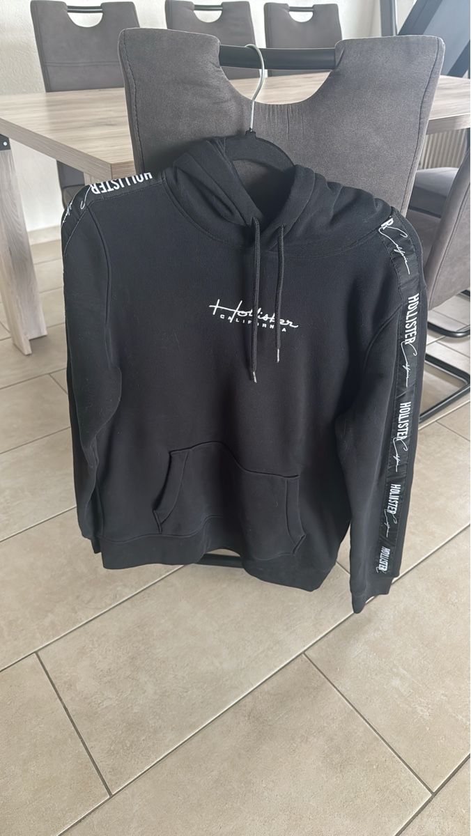 Hollister Maglioni & Felpe: Sweat Hollister noir taille M  – Usato da Courrendlin venduto da jay_lkn6