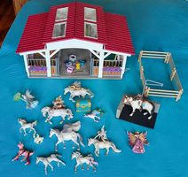 Schleich Pferdestall mit viel Zubehör