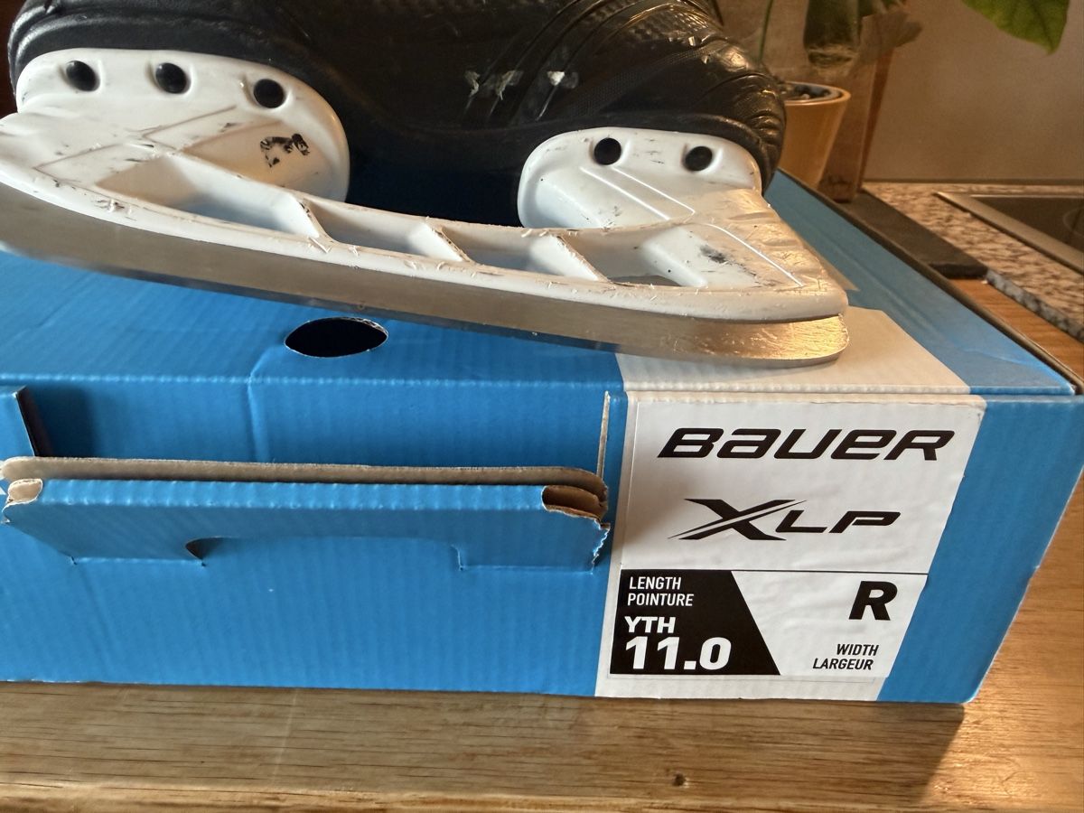 Bauer Pattini da ghiaccio: Patin à glace Bauer XLP, 11 yth. 29-30 – Usato da Genève venduto da oli_l7bc 1