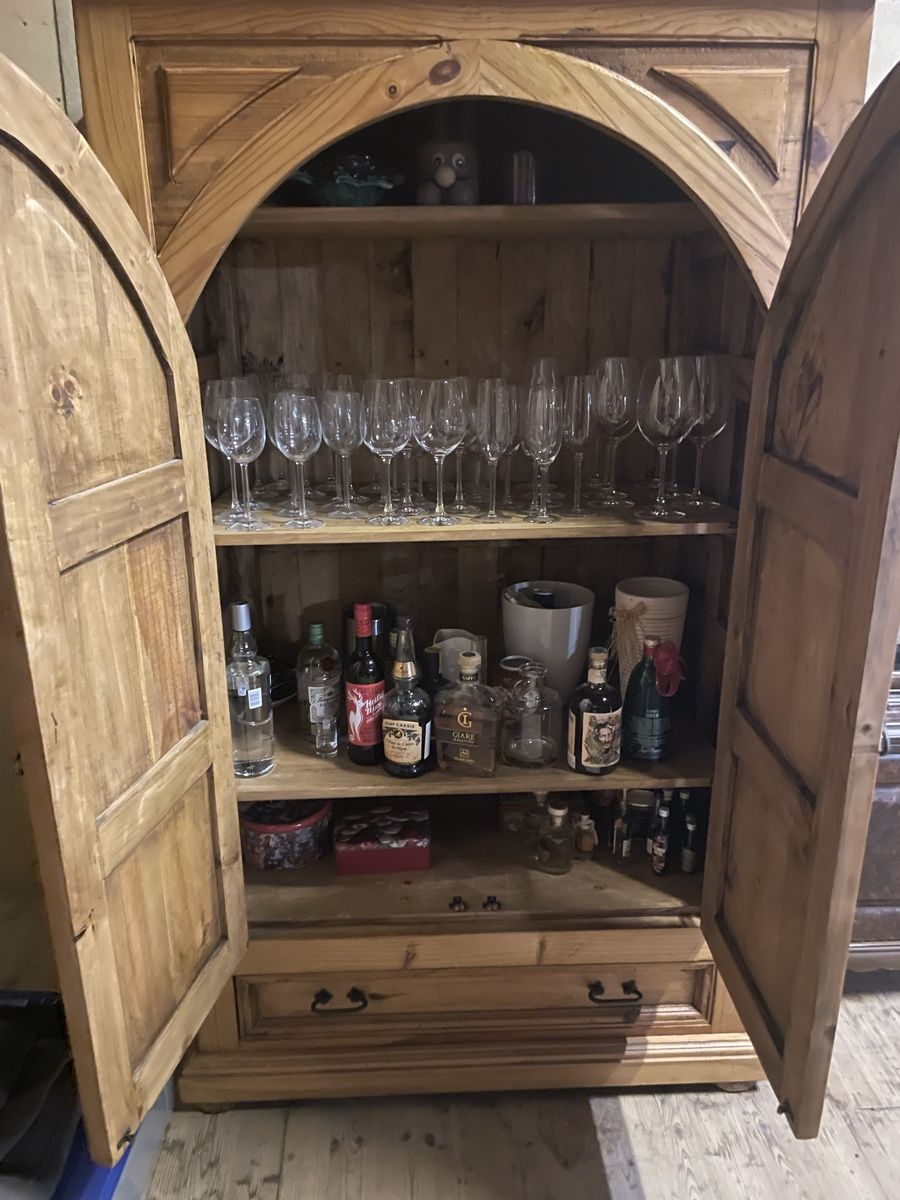 Armadi: Massiver Holzschrank – Usato da Oetwil am See venduto da jave0280 2