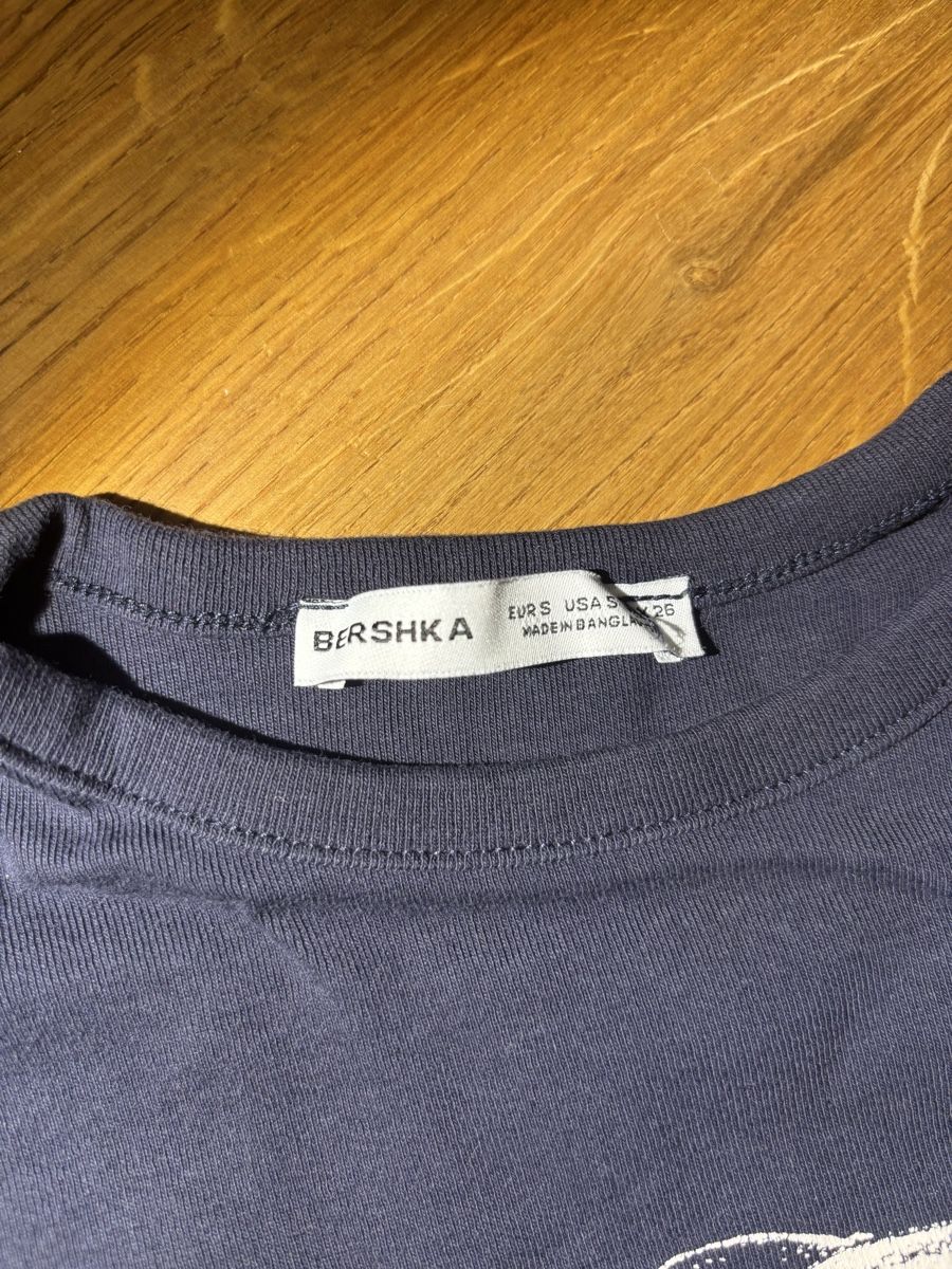 Bershka T-shirt: BERSHKA dolphin tee – Nuovo (secondo la descrizione) da Lavigny venduto da bea_26wd 1