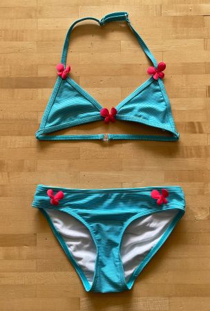 Sommer Bikini mit süssen Blüemli, Grösse 122, Top Zustand!