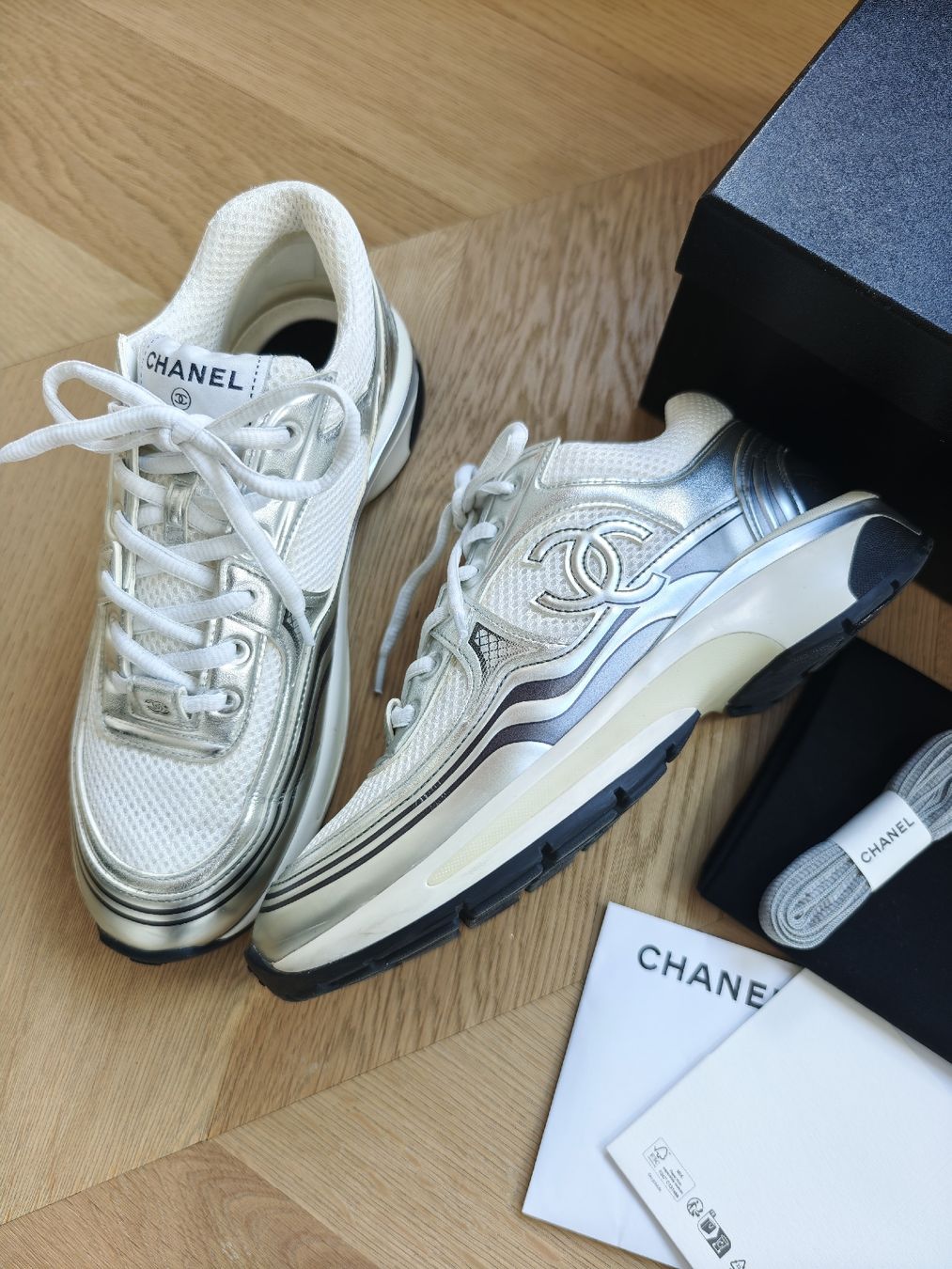 Chanel Scarpe da donna: CHANEL Sneakers – Usato da Erlenbach ZH venduto da nlh 1
