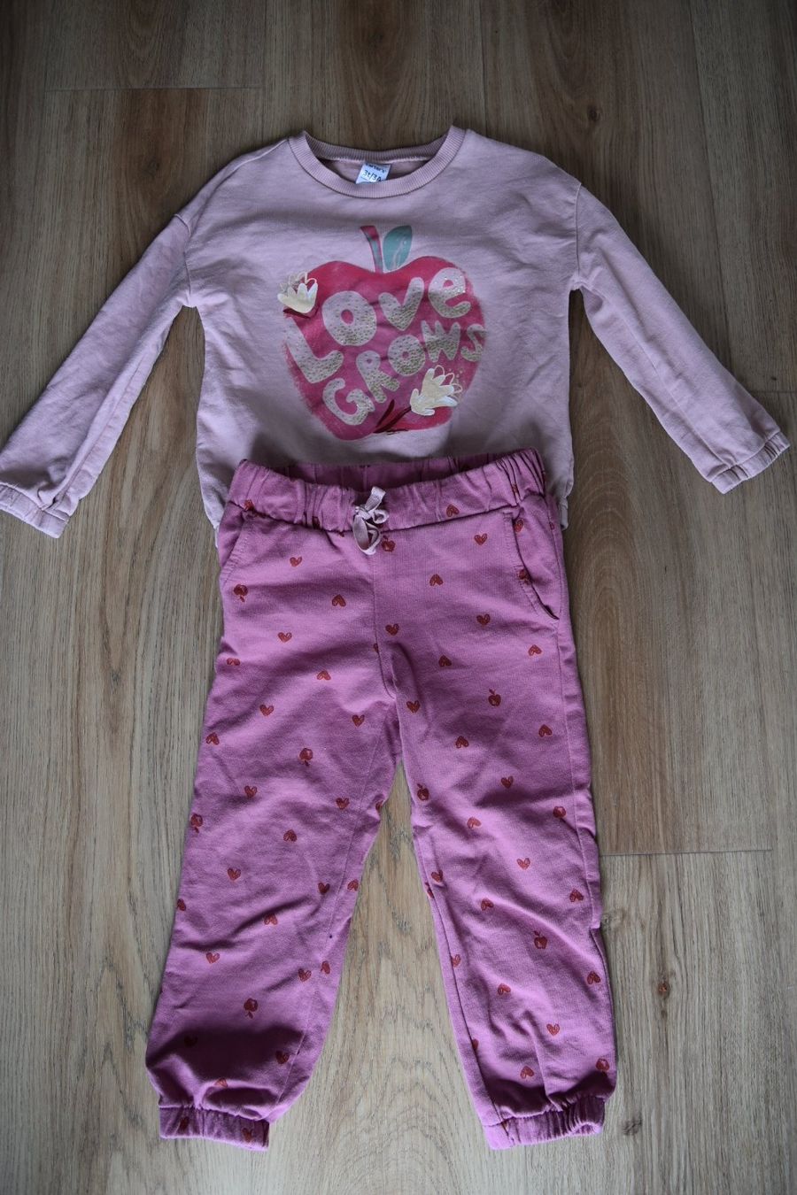 Carter's Lotti & Set di vestiti: Pullover + Hose Set Carters (98) NEU – Nuovo (secondo la descrizione) da Aeschi (SO) venduto da clementinli