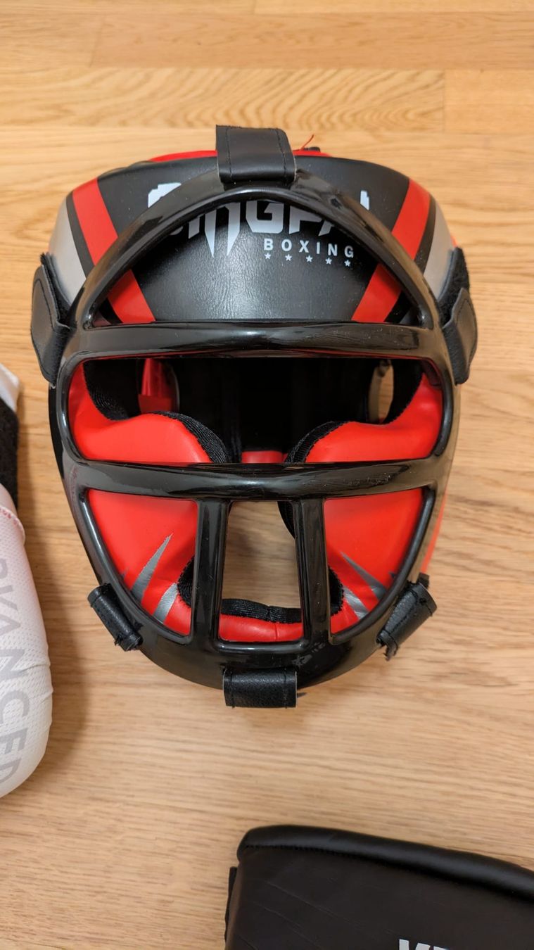 Protections: Équipement complet Krav Maga/boxe – D'occasion à Fribourg par TercierM 1