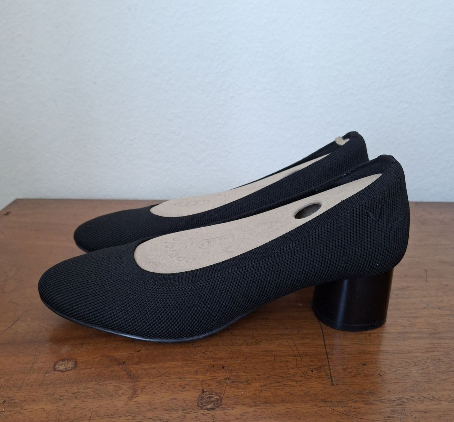 Scarpe da donna: A classic, comfortable and eco-friendly Pump from Vivaia. – Nuovo (secondo la descrizione) da Gersau venduto da syl_5dsz 1