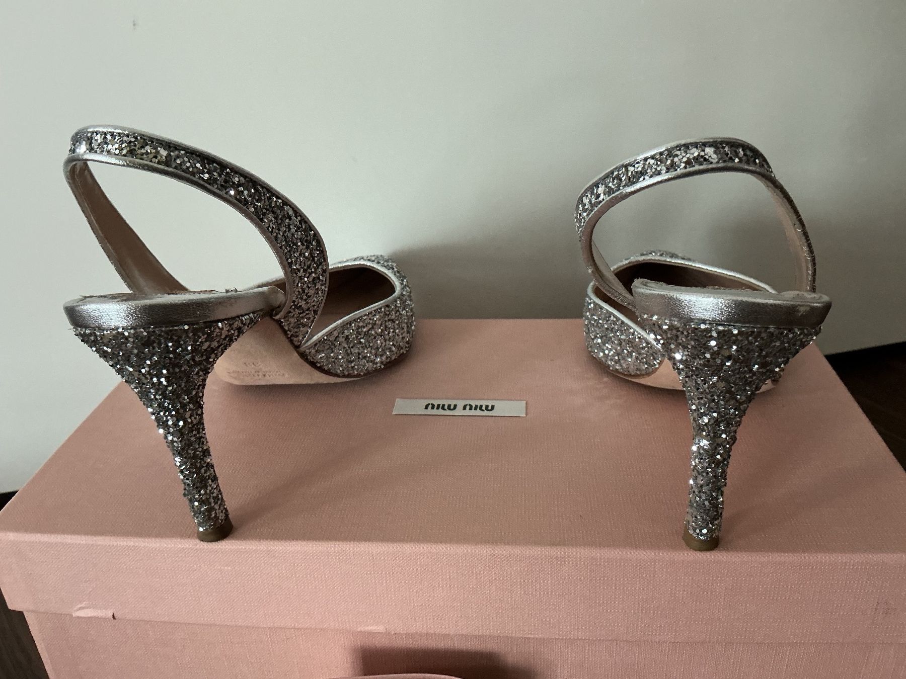 Miu Miu Scarpe da donna: MIU MIU  glitter pumps 38 – Nuovo (secondo la descrizione) da Basel venduto da 18Inspiration 2
