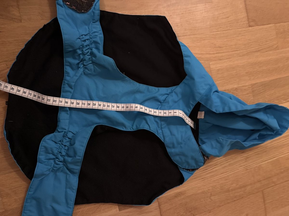 Vêtements: Hunde Regenmantel – D'occasion à Buchs ZH par how_wf9j 1