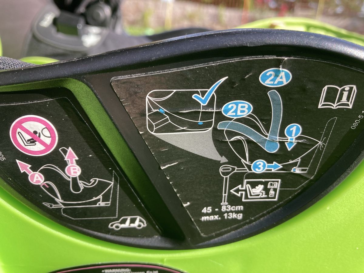 Kiddy Seggiolini per auto: Kiddy Evoluna i-Size 2 Autositz mit Isofix-Base Top! – Usato da Oberohringen venduto da Quartararo20 2