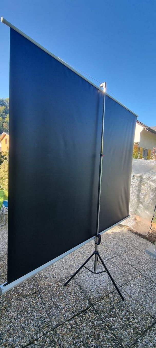 Epson Proiettori: Epson Beamer + Leinwand, Top zustand – Usato da Büsserach venduto da Divina86 5